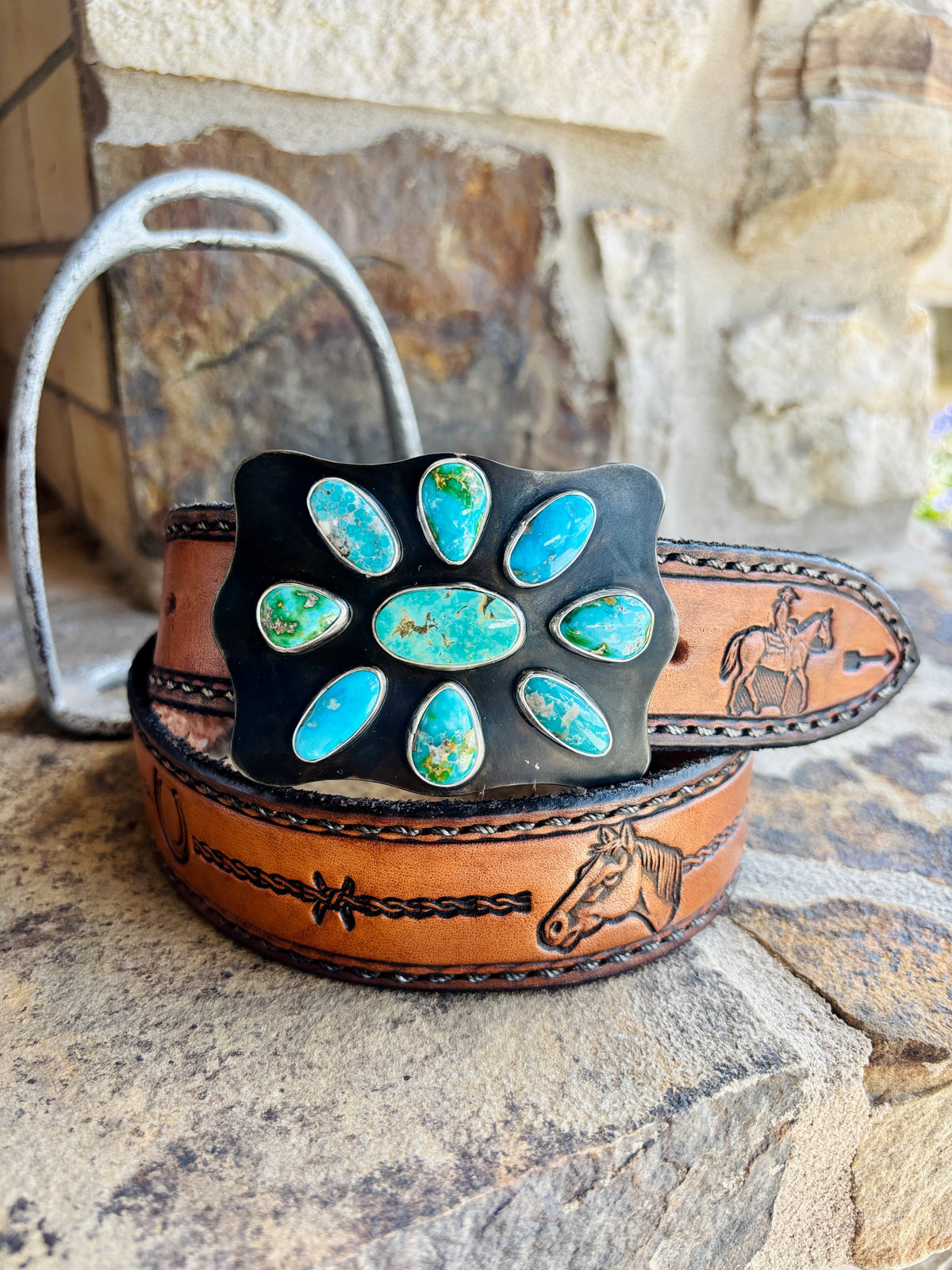 Cluster Buckle